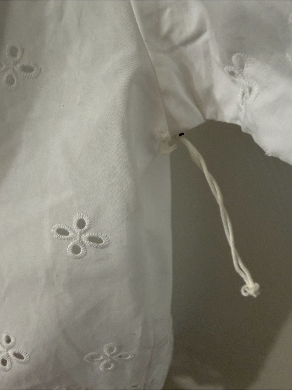 Free Assembly White Cropped Eyelet Button Down Top(Size Medium) - Picture 8 of 8